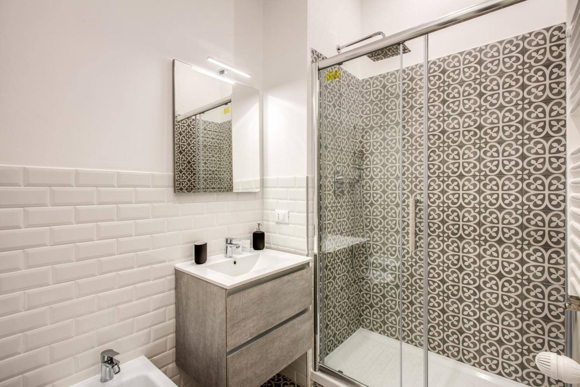 Monti Quiet And Spacious Apartment Roma Ngoại thất bức ảnh