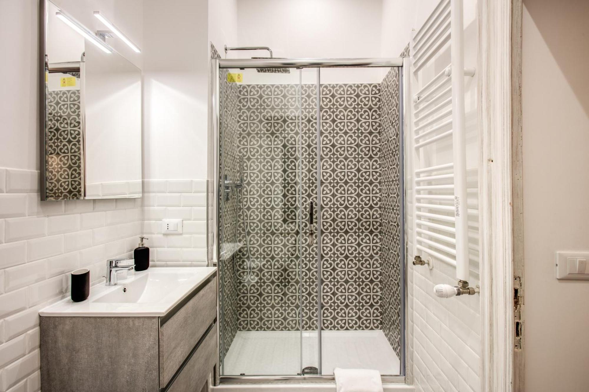 Monti Quiet And Spacious Apartment Roma Ngoại thất bức ảnh