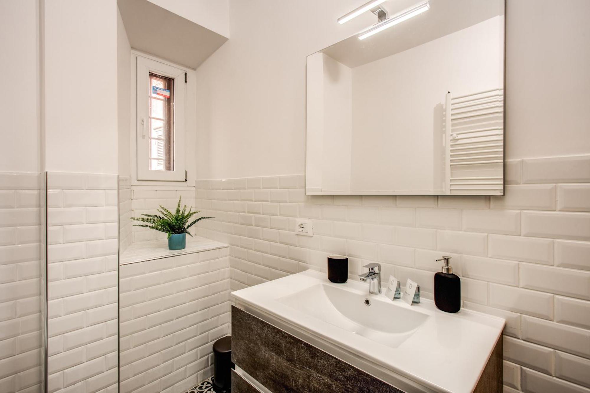 Monti Quiet And Spacious Apartment Roma Ngoại thất bức ảnh