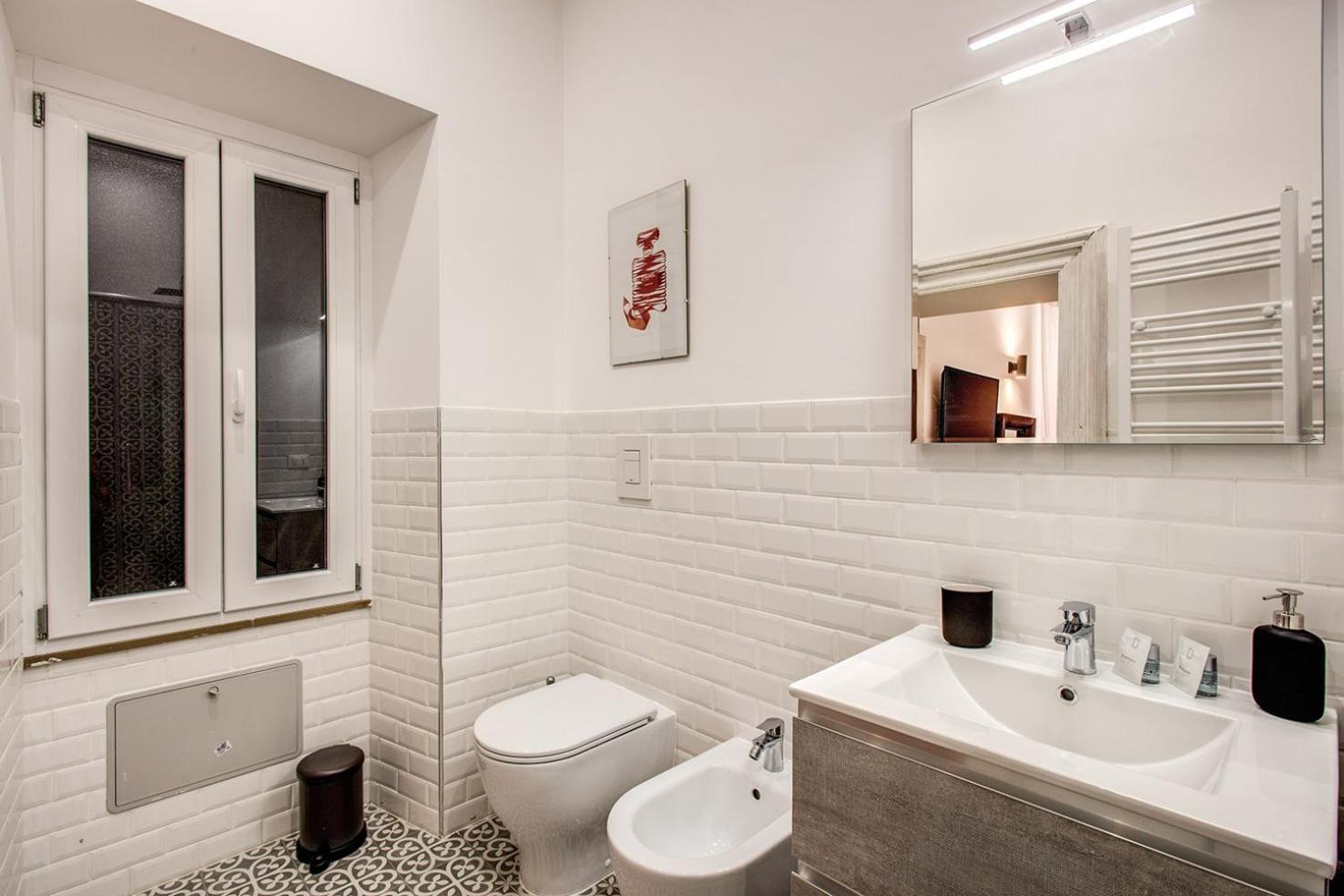 Monti Quiet And Spacious Apartment Roma Ngoại thất bức ảnh
