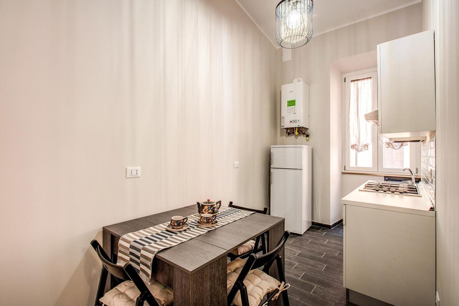 Monti Quiet And Spacious Apartment Roma Ngoại thất bức ảnh