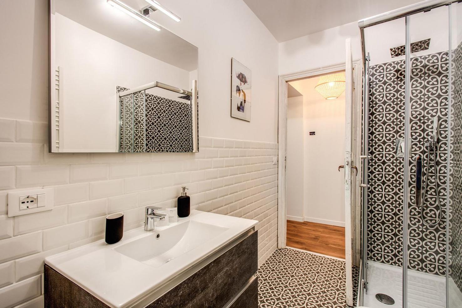 Monti Quiet And Spacious Apartment Roma Ngoại thất bức ảnh