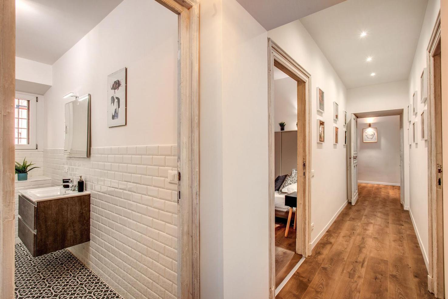 Monti Quiet And Spacious Apartment Roma Ngoại thất bức ảnh